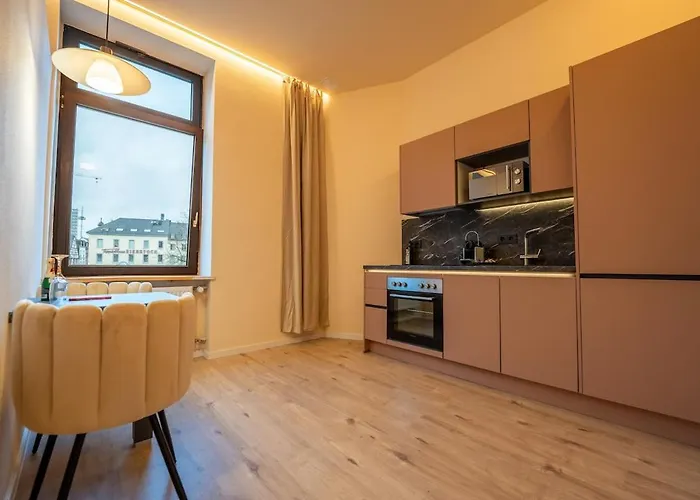 Llr Design - Orange Mandarine Im Zentrum Von Apartman